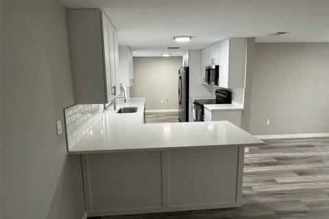 House in Holiday, Florida 3 bedrooms, 123.19 sq.m. № 1508264 - photo 8