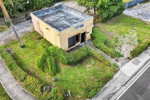 Купить коммерческую недвижимость в Майами, Флорида № 2054529 - фото 3