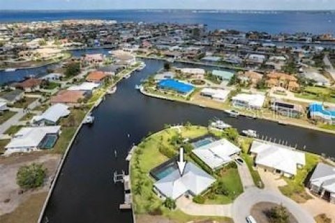 Casa en venta en Punta Gorda, Florida, 3 dormitorios, 152.45 m2 № 1885254 - foto 1