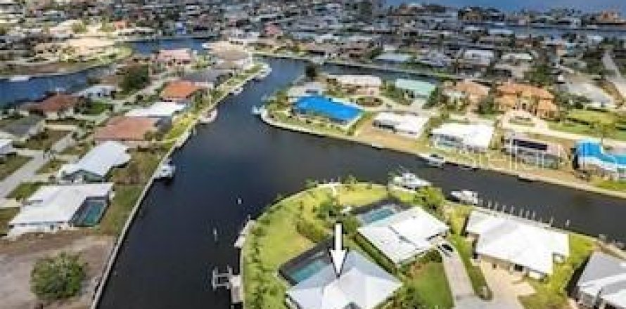 Casa en Punta Gorda, Florida 3 dormitorios, 152.45 m2 № 1885254