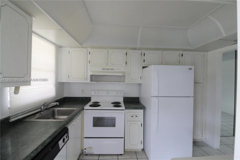 Снять в аренду кондоминиум в Халландейл-Бич, Флорида 2 спальни, 92.9м2, № 1995087 - фото 28