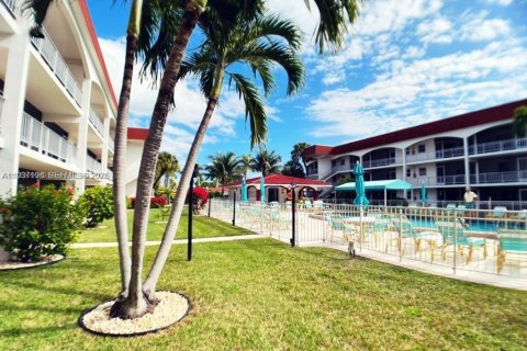 Снять в аренду кондоминиум в Халландейл-Бич, Флорида 2 спальни, 92.9м2, № 1995087 - фото 5