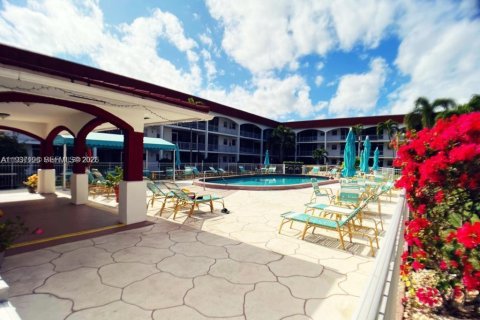 Снять в аренду кондоминиум в Халландейл-Бич, Флорида 2 спальни, 92.9м2, № 1995087 - фото 6