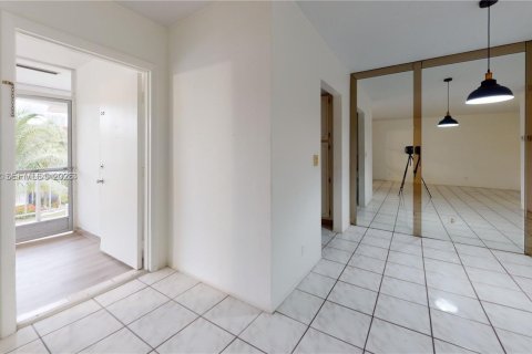 Снять в аренду кондоминиум в Халландейл-Бич, Флорида 2 спальни, 92.9м2, № 1995087 - фото 17