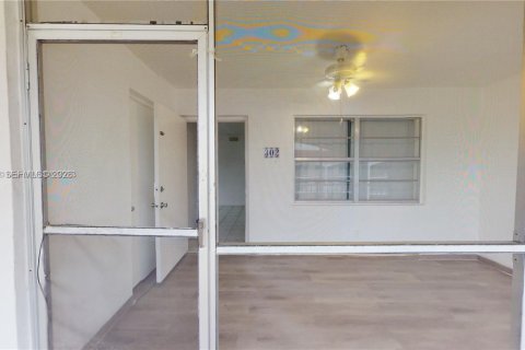 Снять в аренду кондоминиум в Халландейл-Бич, Флорида 2 спальни, 92.9м2, № 1995087 - фото 15