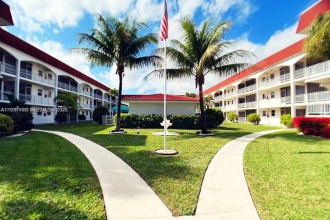 Снять в аренду кондоминиум в Халландейл-Бич, Флорида 2 спальни, 92.9м2, № 1995087 - фото 2