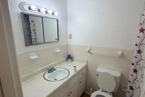 Condo in Leesburg, Florida, 2 bedrooms  № 2394364 - photo 14