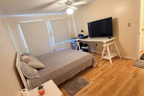 Condo in Leesburg, Florida, 2 bedrooms  № 2394364 - photo 17