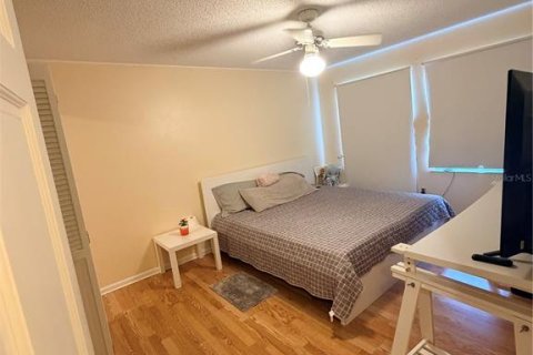 Condo in Leesburg, Florida, 2 bedrooms  № 2394364 - photo 16