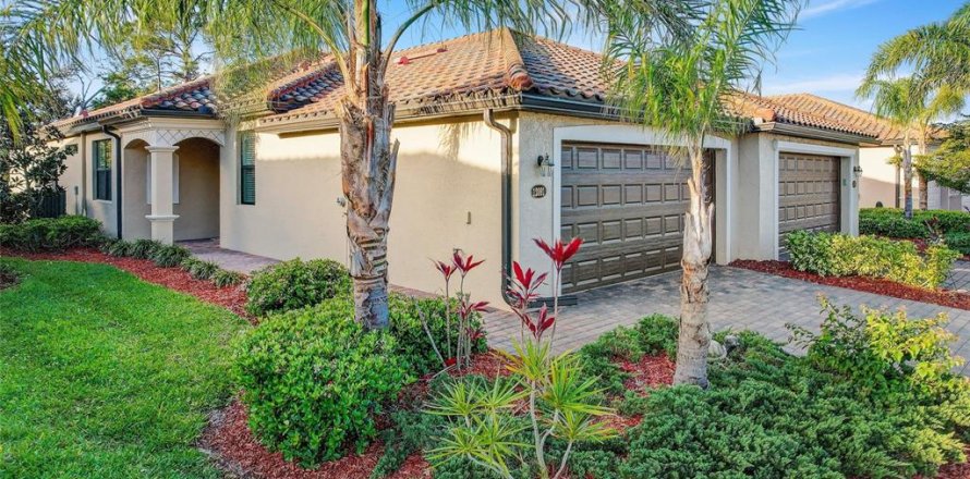 House in Venice, Florida 2 bedrooms, 145.67 sq.m. № 1590962