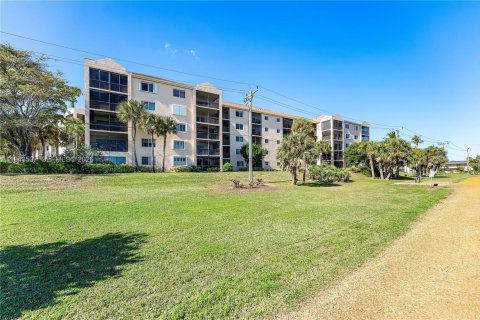 Condo in Jupiter, Florida, 2 bedrooms  № 2000328 - photo 26
