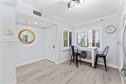 Condo in Jupiter, Florida, 2 bedrooms  № 2000328 - photo 3