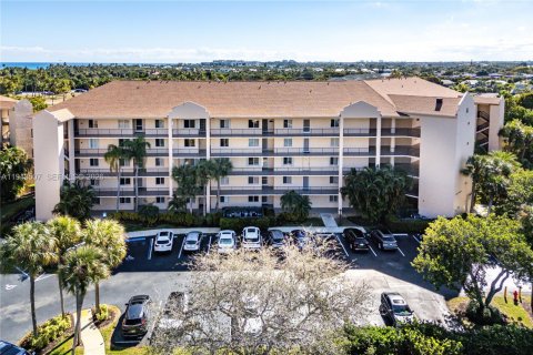 Condo in Jupiter, Florida, 2 bedrooms  № 2000328 - photo 23