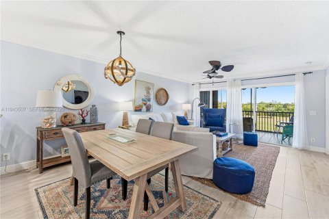 Condo in Jupiter, Florida, 2 bedrooms  № 2000328 - photo 8