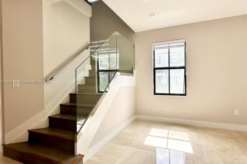 Touwnhouse à louer à Doral, Floride: 4 chambres, 171.87 m2 № 1956698 - photo 2
