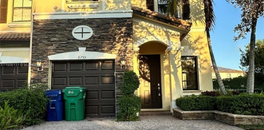 Touwnhouse à Doral, Floride 4 chambres, 171.87 m2 № 1956698