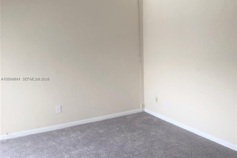 Touwnhouse à louer à Palmetto Bay, Floride: 2 chambres, 94.57 m2 № 2076428 - photo 23