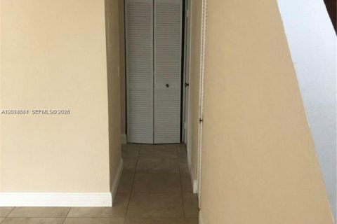 Touwnhouse à louer à Palmetto Bay, Floride: 2 chambres, 94.57 m2 № 2076428 - photo 5