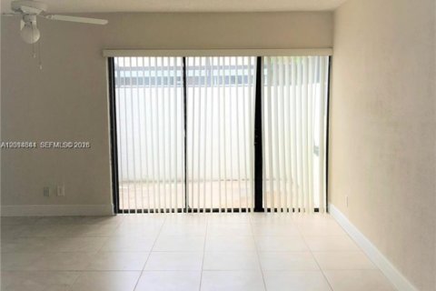 Touwnhouse à louer à Palmetto Bay, Floride: 2 chambres, 94.57 m2 № 2076428 - photo 7