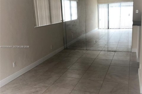 Touwnhouse à louer à Palmetto Bay, Floride: 2 chambres, 94.57 m2 № 2076428 - photo 6