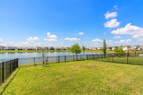 House in Kissimmee, Florida 5 bedrooms, 240.62 sq.m. № 2166612 - photo 2