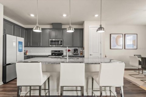 House in Kissimmee, Florida 5 bedrooms, 240.62 sq.m. № 2166612 - photo 19