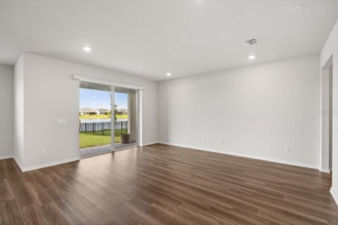 House in Kissimmee, Florida 5 bedrooms, 240.62 sq.m. № 2166612 - photo 13
