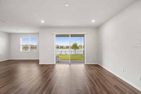 House in Kissimmee, Florida 5 bedrooms, 240.62 sq.m. № 2166612 - photo 11