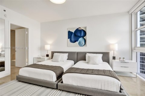 Снять в аренду кондоминиум в Майами-Бич, Флорида 2 спальни, 153.2м2, № 2047850 - фото 30