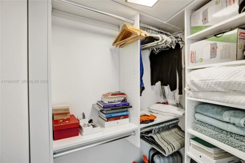 Снять в аренду кондоминиум в Майами-Бич, Флорида 2 спальни, 153.2м2, № 2047850 - фото 21