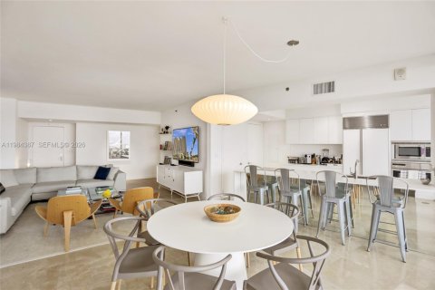 Снять в аренду кондоминиум в Майами-Бич, Флорида 2 спальни, 153.2м2, № 2047850 - фото 8