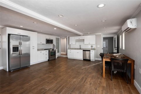 Immobilier commercial à louer à High Springs, Floride № 2125435 - photo 6