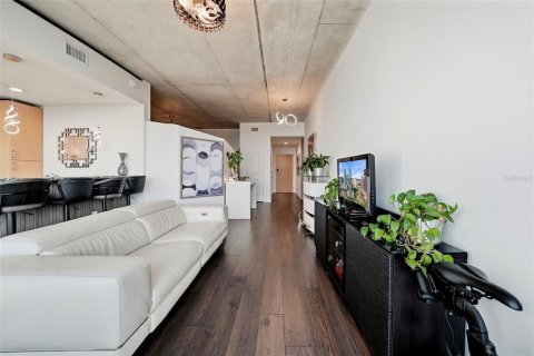 Condo in Tampa, Florida, 1 bedroom  № 2223233 - photo 5