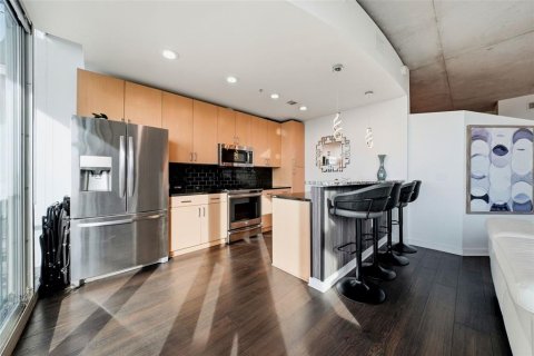 Condo in Tampa, Florida, 1 bedroom  № 2223233 - photo 9