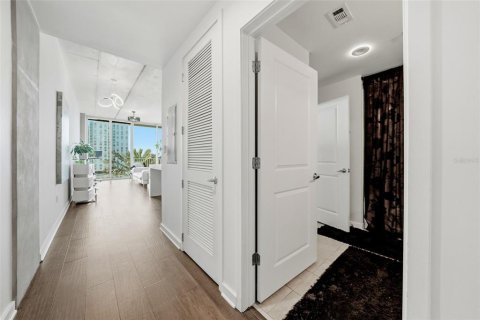 Condo in Tampa, Florida, 1 bedroom  № 2223233 - photo 15