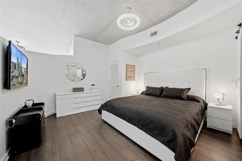 Condo in Tampa, Florida, 1 bedroom  № 2223233 - photo 12