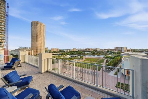 Condo in Tampa, Florida, 1 bedroom  № 2223233 - photo 25