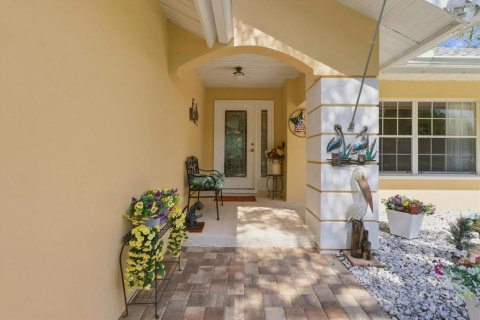 Villa ou maison à vendre à Homosassa, Floride: 3 chambres, 173.63 m2 № 2294942 - photo 4