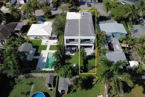 Townhouse in Fort Lauderdale, Florida 3 bedrooms, 177.07 sq.m. № 1968480 - photo 26