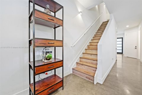 Townhouse in Fort Lauderdale, Florida 3 bedrooms, 177.07 sq.m. № 1968480 - photo 11