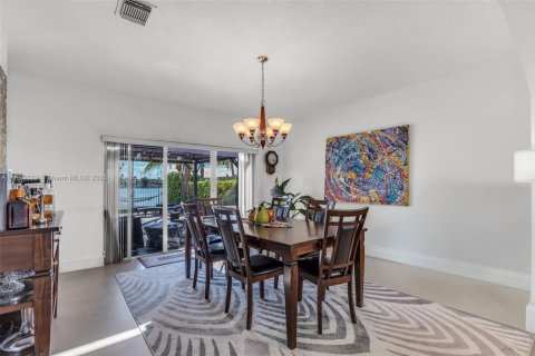 Villa ou maison à vendre à Miami, Floride: 4 chambres, 221.85 m2 № 1871732 - photo 15