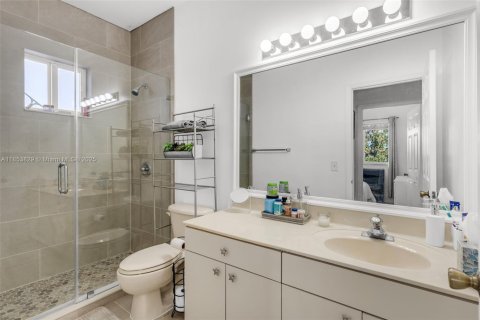 Villa ou maison à vendre à Miami, Floride: 4 chambres, 221.85 m2 № 1871732 - photo 25
