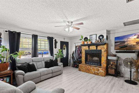 House in Inverness, Florida 3 bedrooms, 115.94 sq.m. № 2205851 - photo 7