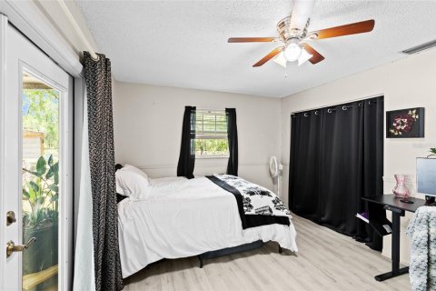 House in Inverness, Florida 3 bedrooms, 115.94 sq.m. № 2205851 - photo 15