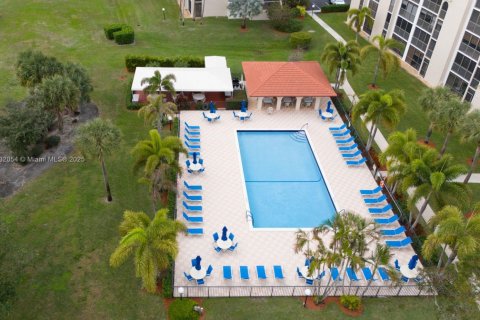 Condo in Lauderhill, Florida, 2 bedrooms  № 1812155 - photo 24