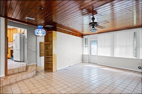 Casa en venta en Orlando, Florida, 4 dormitorios, 231.98 m2 № 1913479 - foto 23