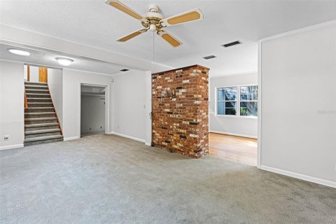 Casa en venta en Orlando, Florida, 4 dormitorios, 231.98 m2 № 1913479 - foto 9