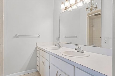 Casa en venta en Orlando, Florida, 4 dormitorios, 231.98 m2 № 1913479 - foto 15