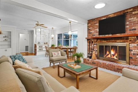 Casa en venta en Orlando, Florida, 4 dormitorios, 231.98 m2 № 1913479 - foto 11