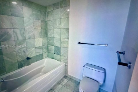 Copropriété à louer à Miami, Floride: 1 chambre, 89.46 m2 № 2040968 - photo 5